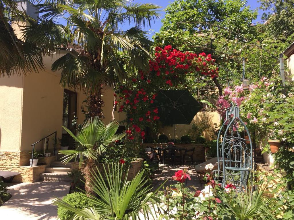 House 41 Bed & Breakfast Tbilisi Ngoại thất bức ảnh