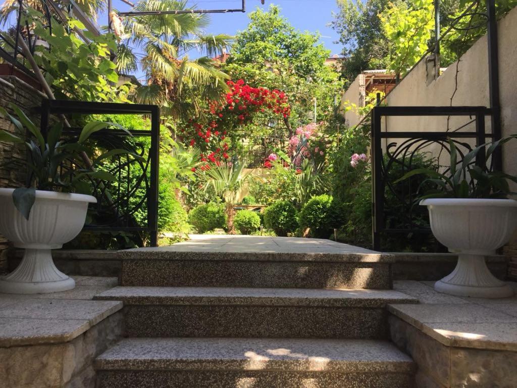 House 41 Bed & Breakfast Tbilisi Ngoại thất bức ảnh