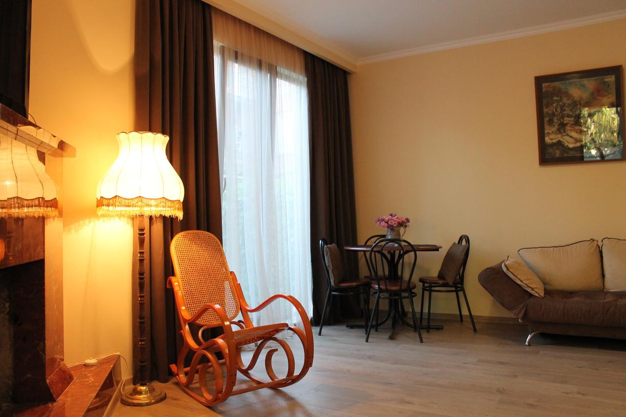 House 41 Bed & Breakfast Tbilisi Ngoại thất bức ảnh