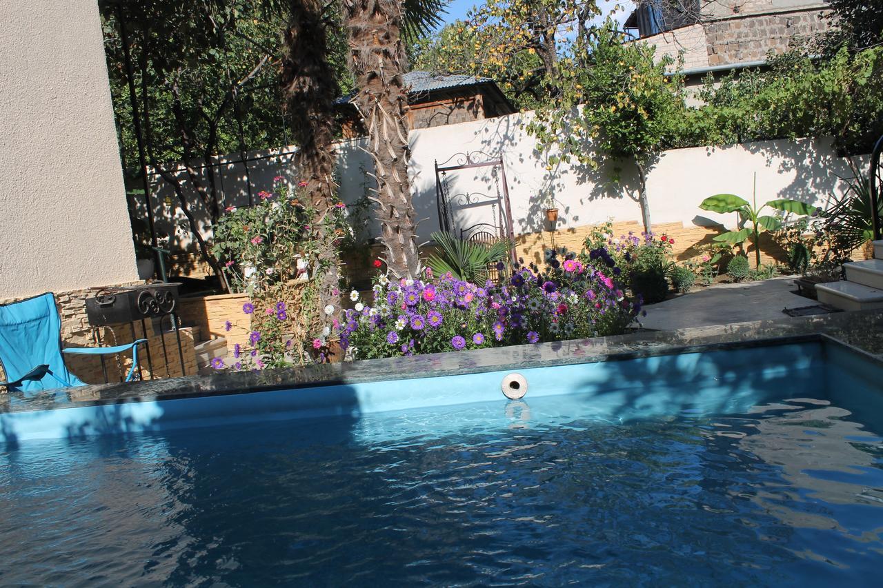 House 41 Bed & Breakfast Tbilisi Ngoại thất bức ảnh